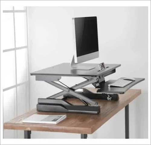 Decor Viz - Standing Desk Singapore (Credit: Decor Viz)