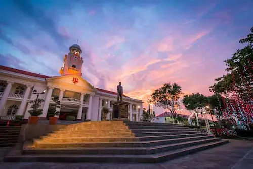 Hwa Chong Institution  -Singapore Junior Colleges