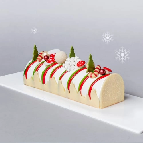 Resorts World Sentosa - Christmas Log Cake Singapore (Credit: Resorts World Sentosa)