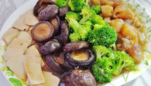 Broccoli with Abalone Slices & Scallops - Chinese New Year Dishes