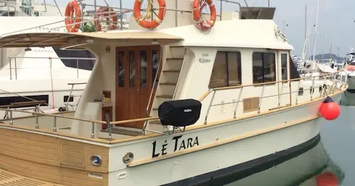 Le Tara Yacht - Yacht Rental Singapore (Credit: Le Tara Yacht)