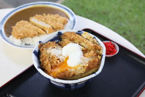 Maruhachi Donburi & Curry - Food In Punggol (Credit: Maruhachi Donburi & Curry)