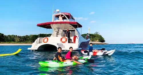 Shimmering Sea Cruises - Yacht Rental Singapore (Credit: Shimmering Sea Cruises)