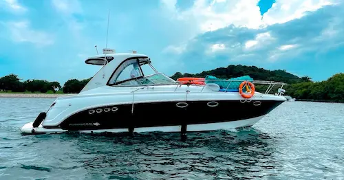 Tarara Yacht - Yacht Rental Singapore (Credit: The Yacht Club)